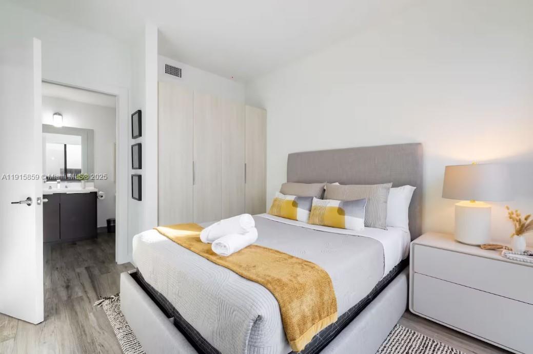 2955 S Bird Ave #PH-B Miami, FL 33133