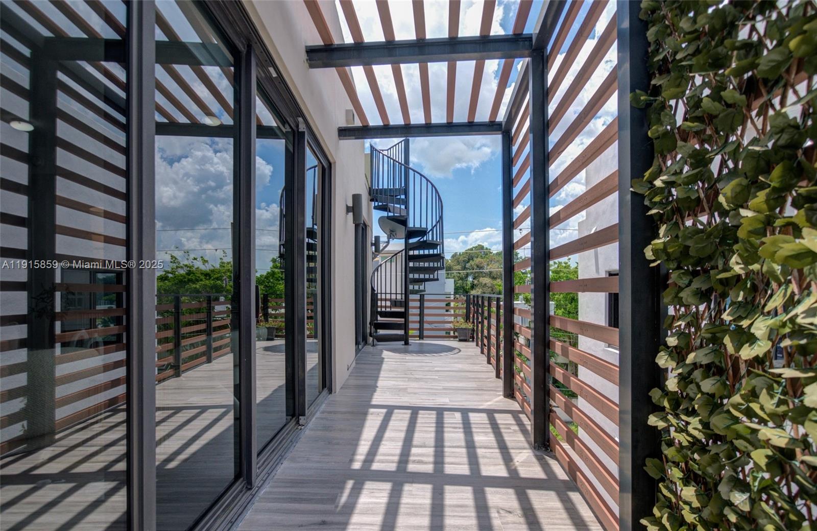 2955 S Bird Ave #PH-B Miami, FL 33133