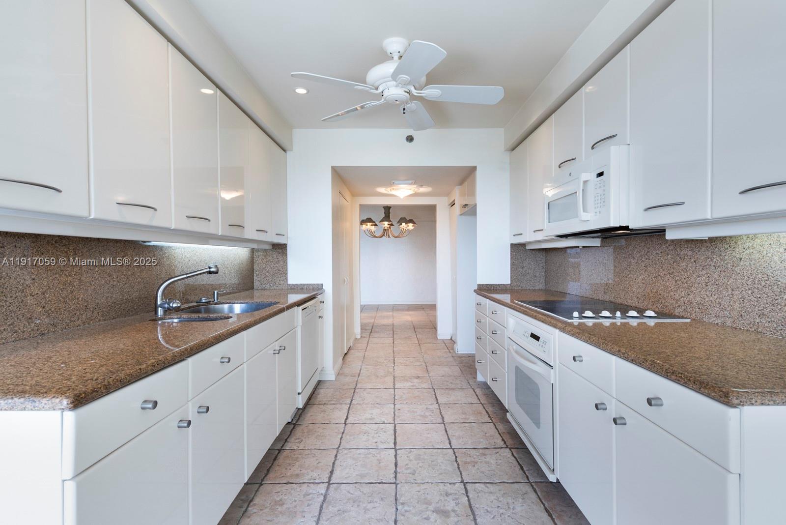 image Hamptons West Condo22