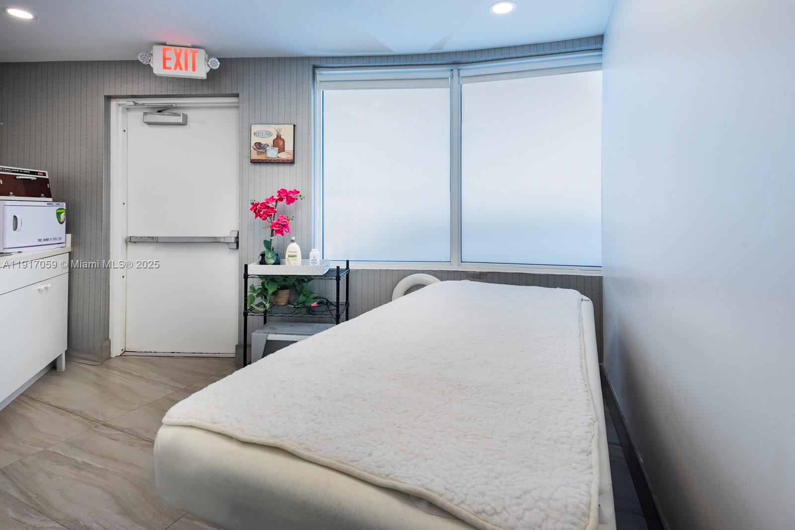 image Hamptons West Condo60