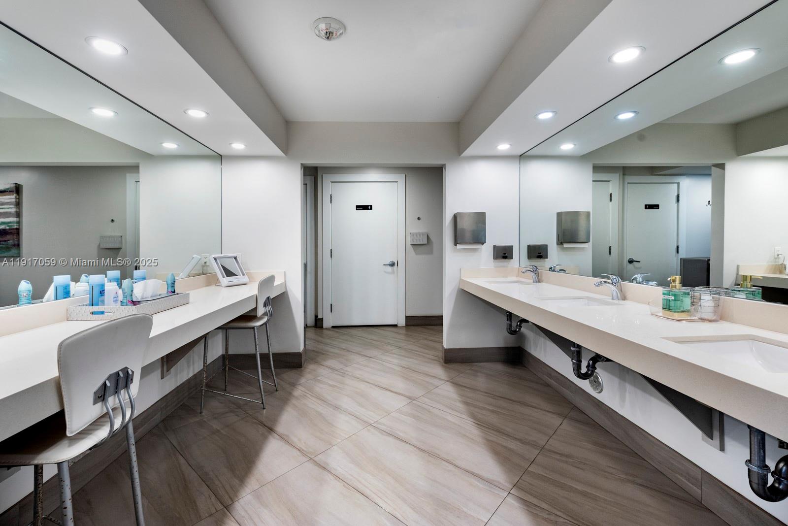 image Hamptons West Condo61