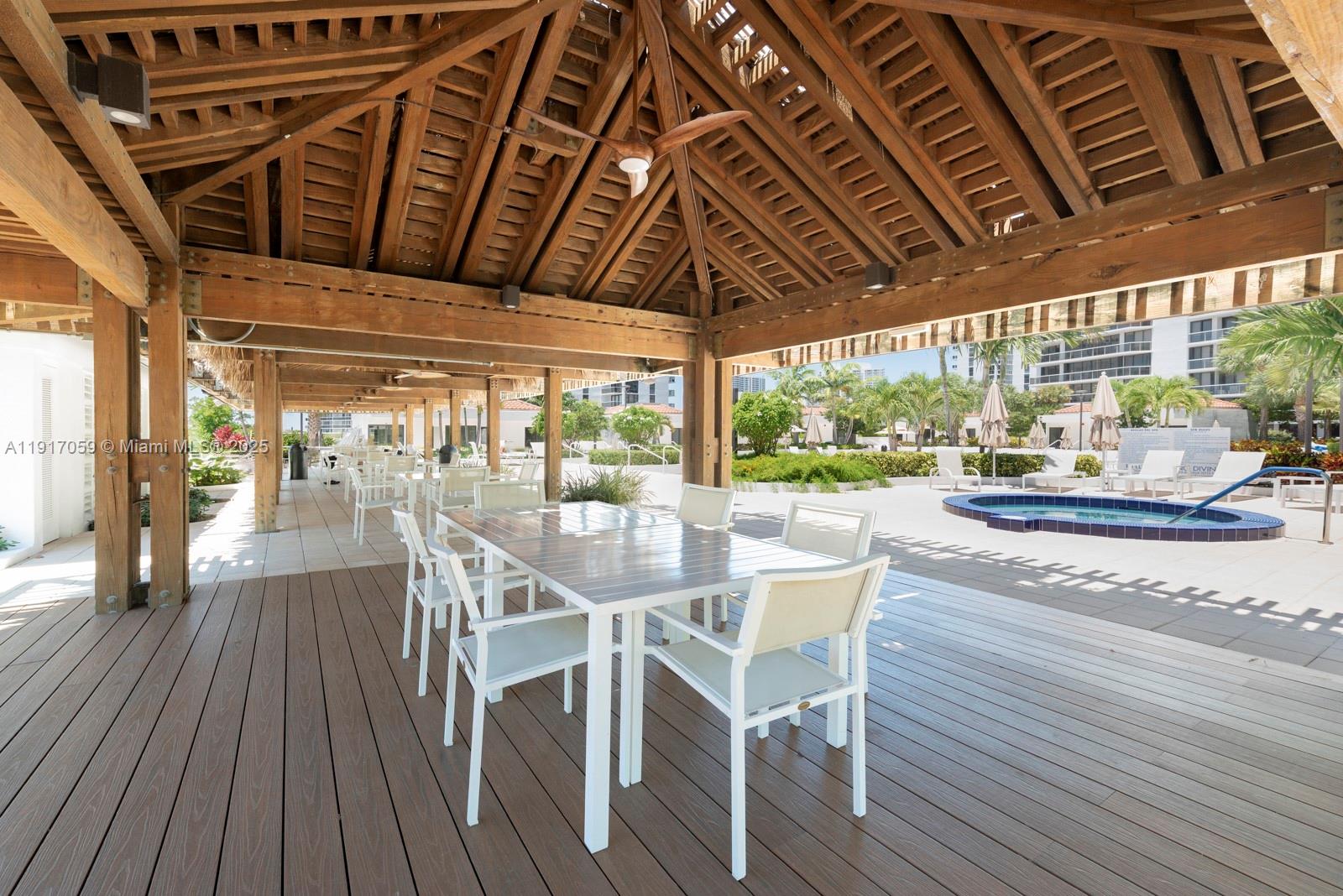 image Hamptons West Condo75