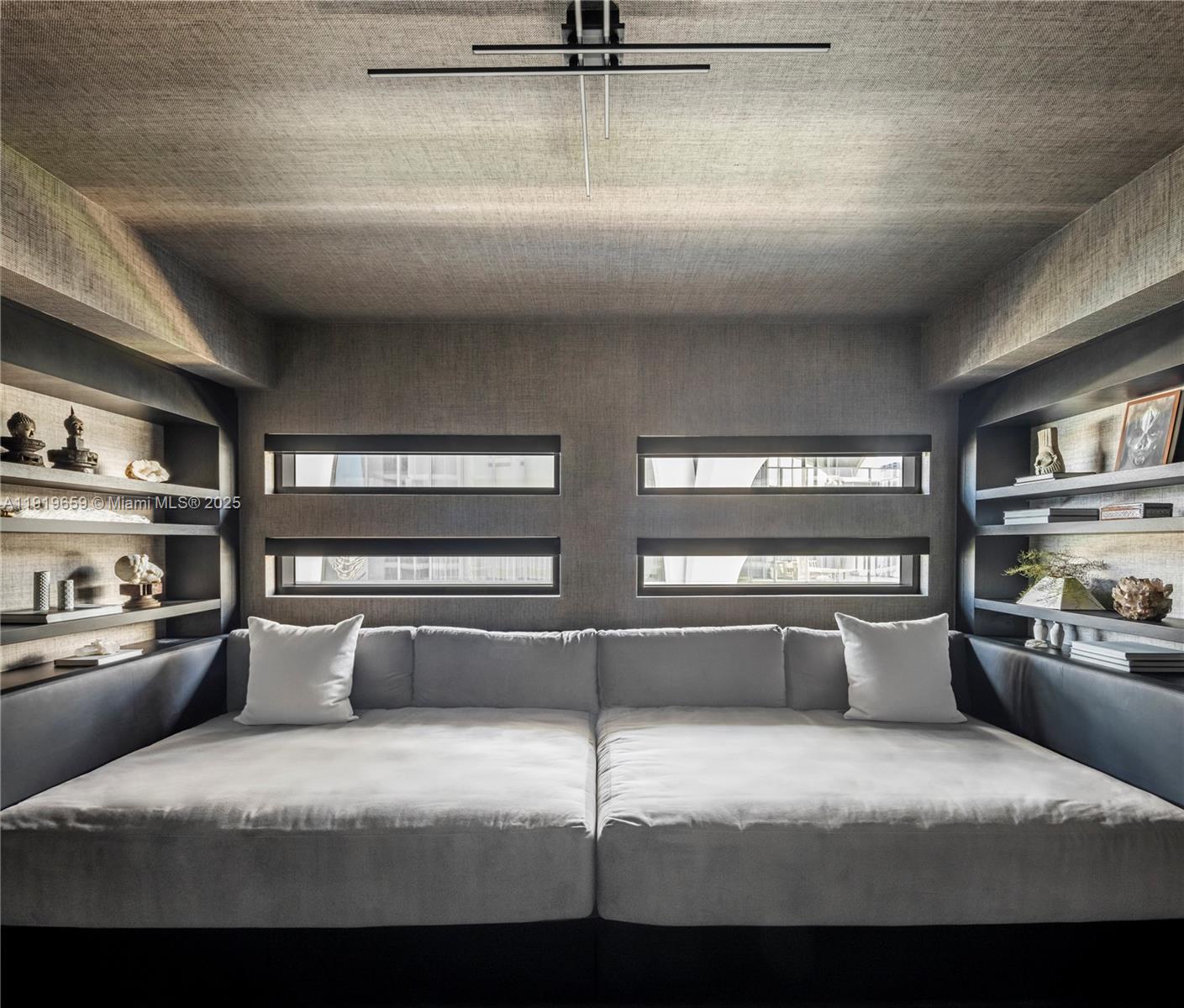 1040 Biscayne Blvd #2202 Miami, FL 33132