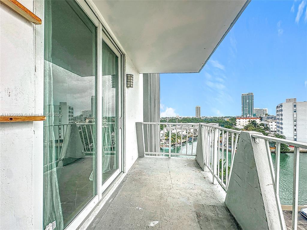 7133 Bay Dr #705 Miami Beach, FL 33141