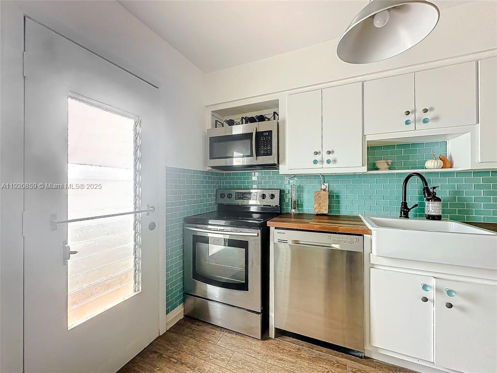 7133 Bay Dr #705 Miami Beach, FL 33141