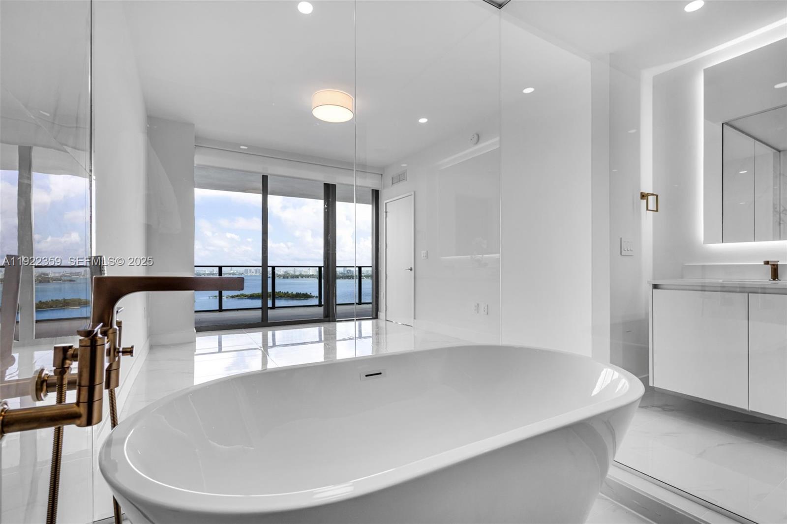 700 NE 24th St #2003 Miami, FL 33137