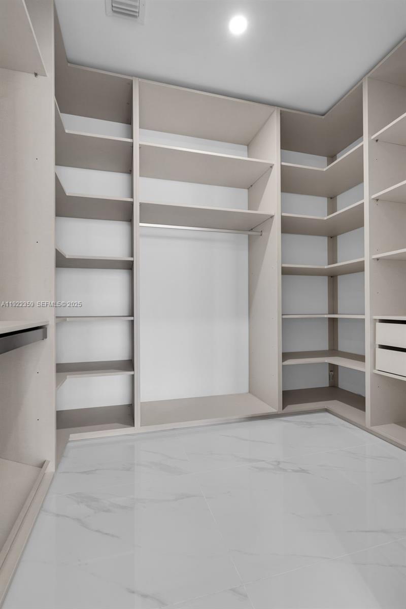 700 NE 24th St #2003 Miami, FL 33137