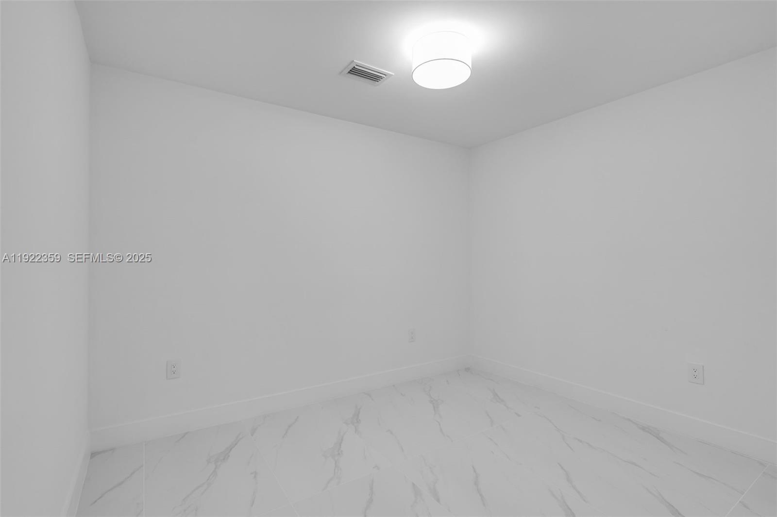 700 NE 24th St #2003 Miami, FL 33137