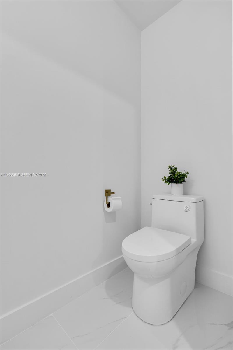 700 NE 24th St #2003 Miami, FL 33137