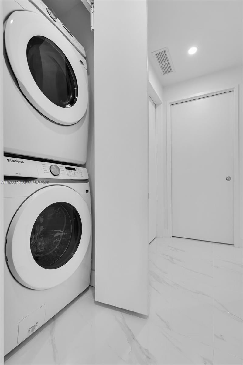 700 NE 24th St #2003 Miami, FL 33137