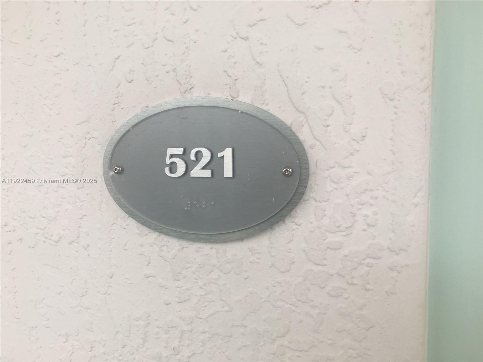 6000 Collins Ave #521 Miami Beach, FL 33140