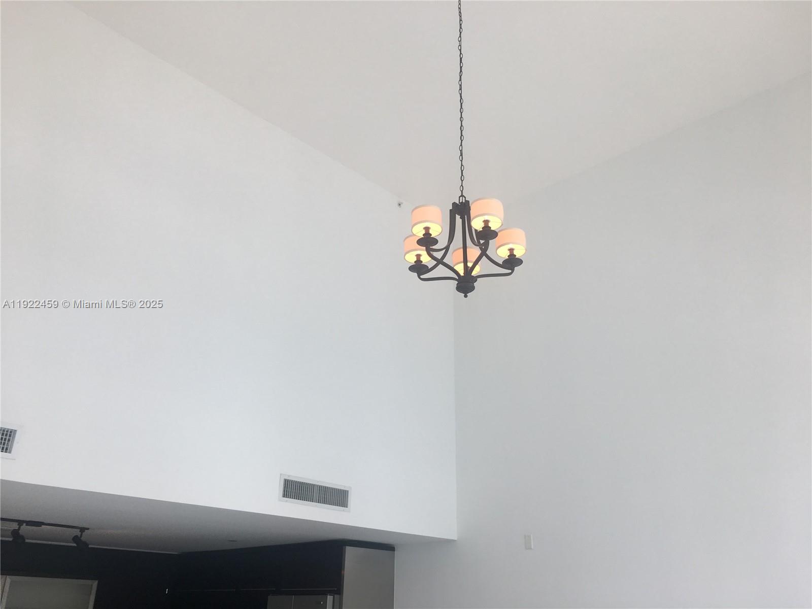 6000 Collins Ave #521 Miami Beach, FL 33140