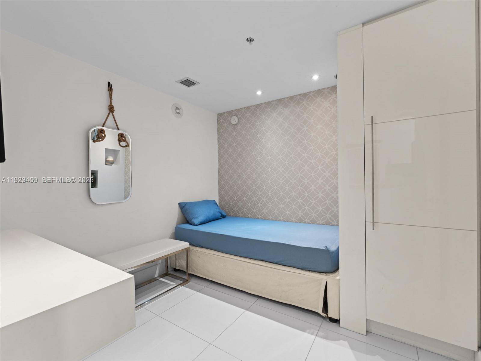 image Vizcayne South9