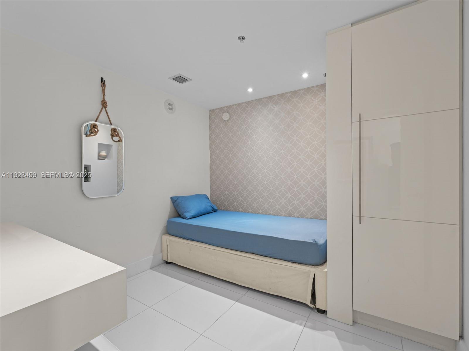 image Vizcayne South10