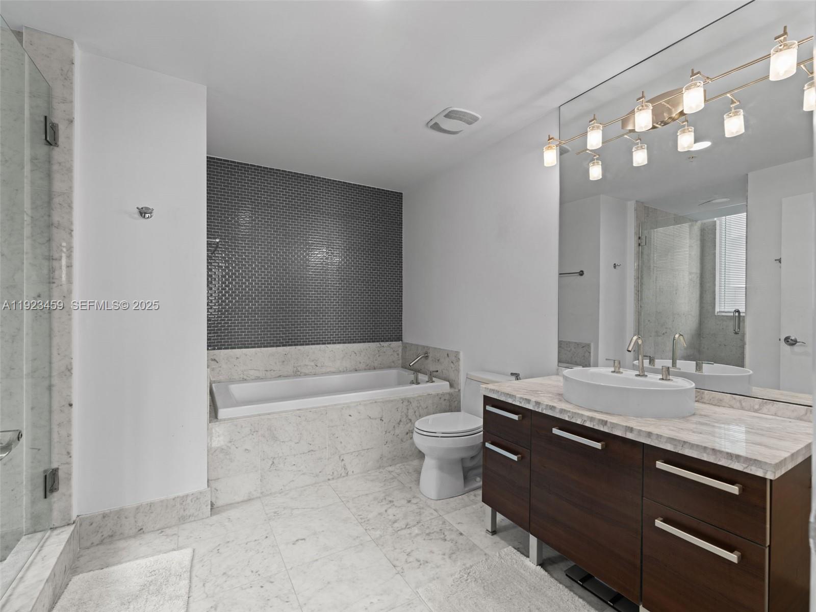 image Vizcayne South14