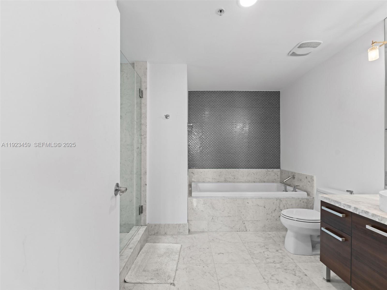 image Vizcayne South15