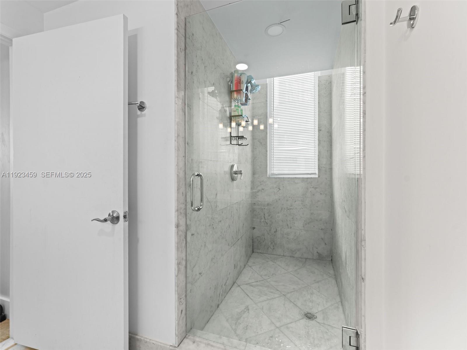 image Vizcayne South16