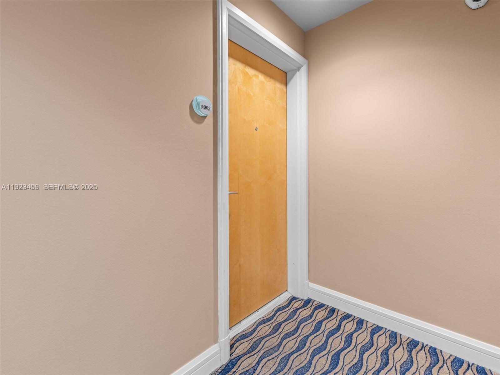 image Vizcayne South21