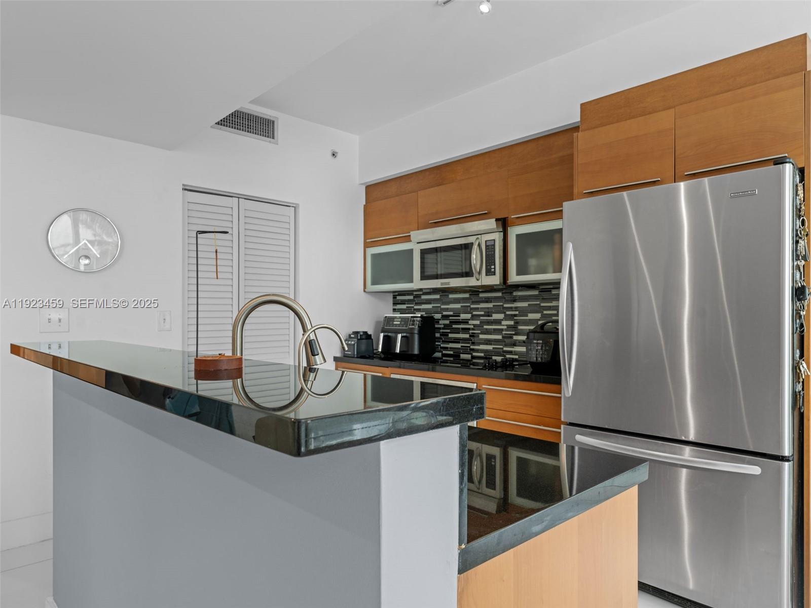 image Vizcayne South6