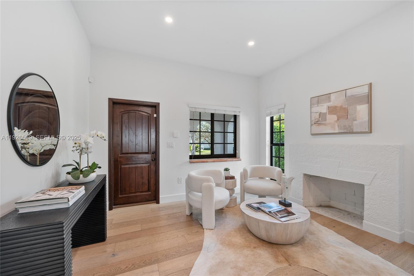 917 Granada Groves Ct Coral Gables, FL 33134