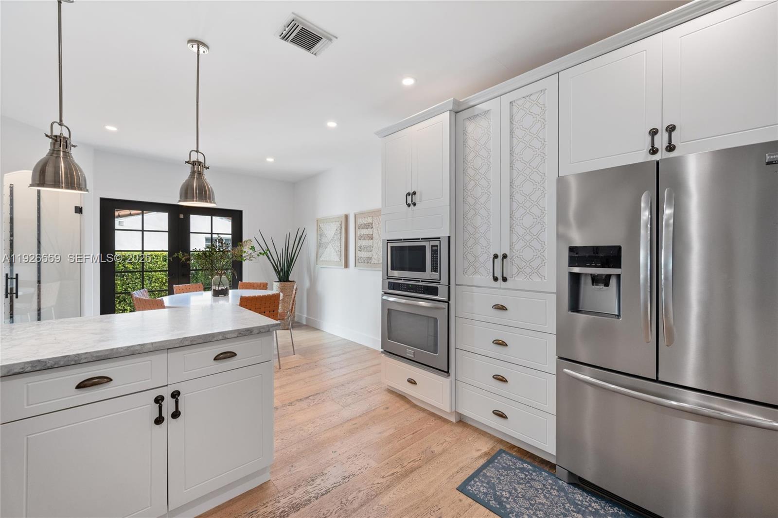 917 Granada Groves Ct Coral Gables, FL 33134