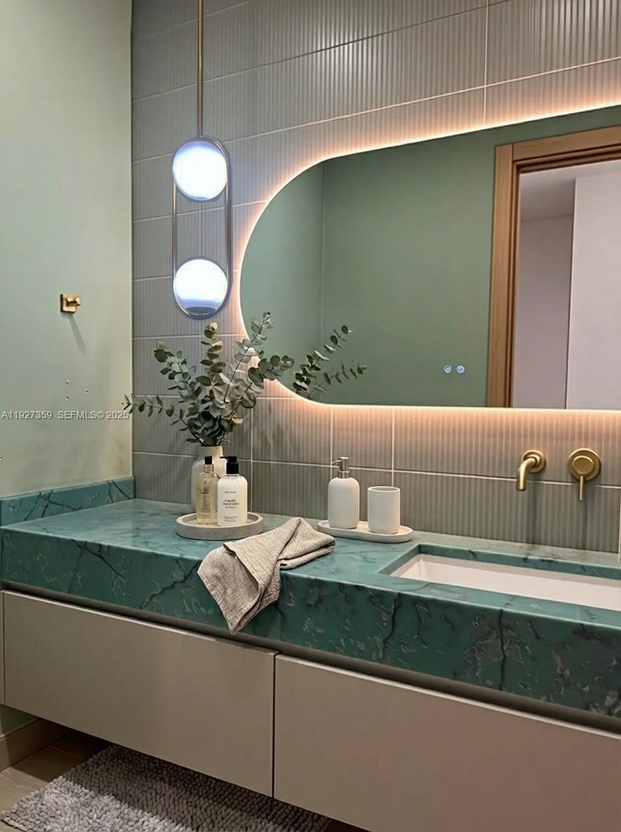 1729 NE 16th Ter Fort Lauderdale, FL 33305