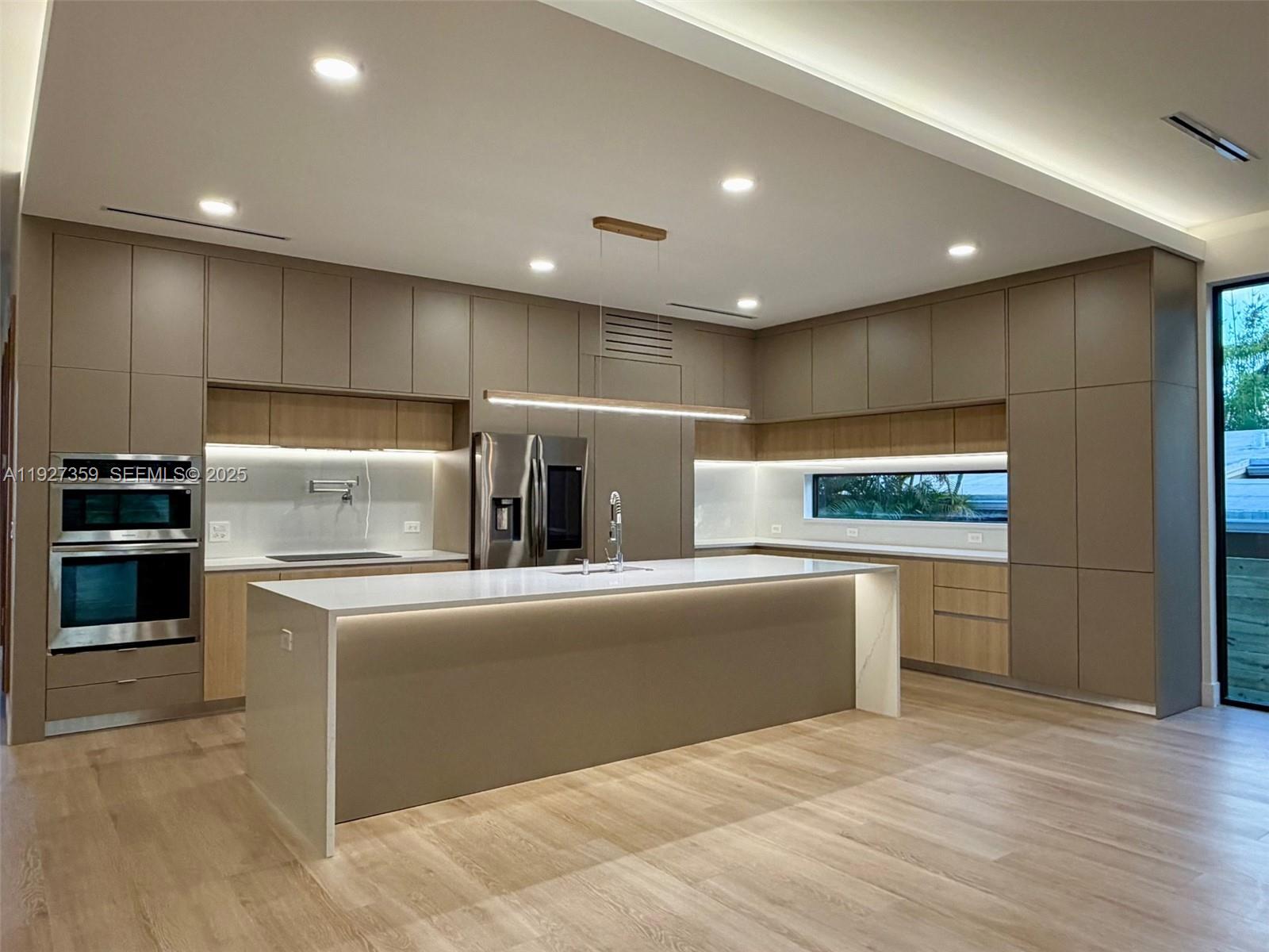 1729 NE 16th Ter Fort Lauderdale, FL 33305