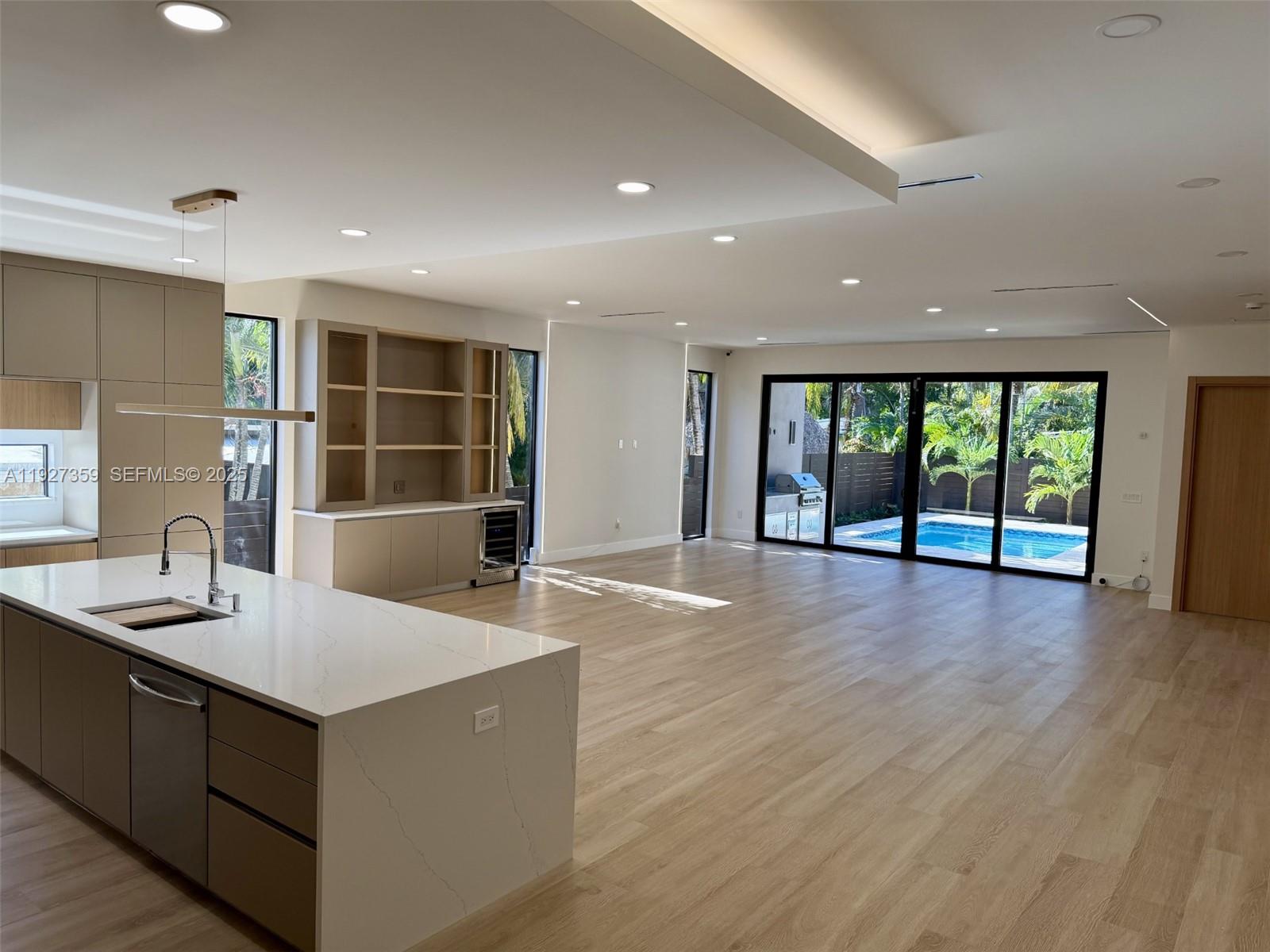 1729 NE 16th Ter Fort Lauderdale, FL 33305