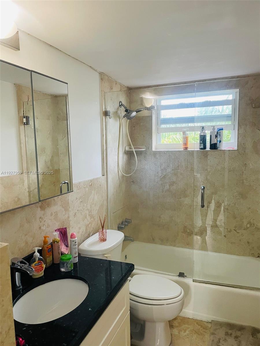 335 Collins Ave #302 Miami Beach, FL 33139