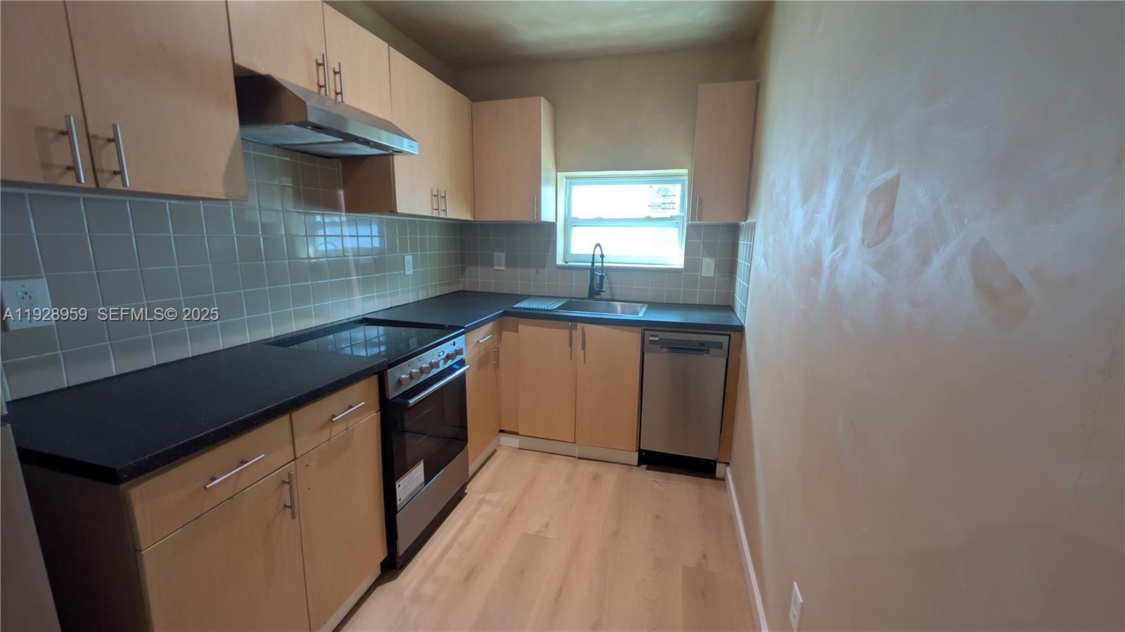 1431 NW 26th St Miami, FL 33142