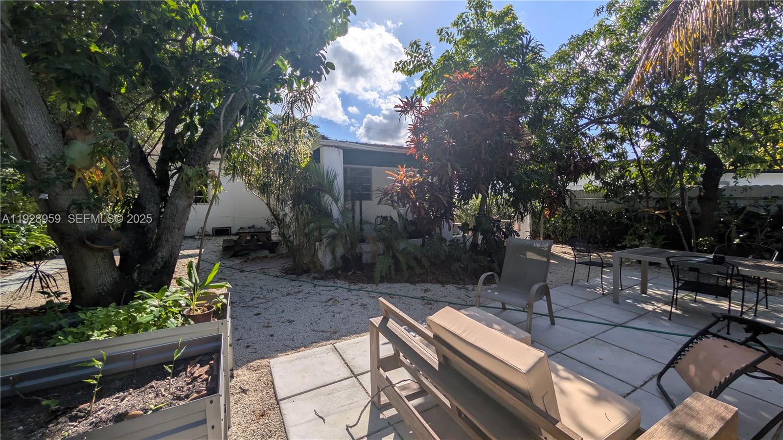 1431 NW 26th St Miami, FL 33142