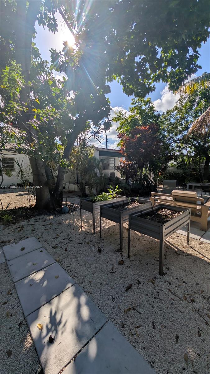 1431 NW 26th St Miami, FL 33142