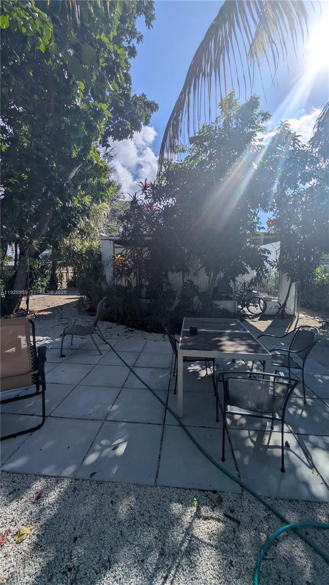 1431 NW 26th St Miami, FL 33142