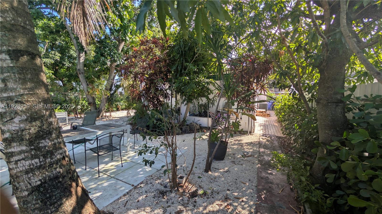 1431 NW 26th St Miami, FL 33142