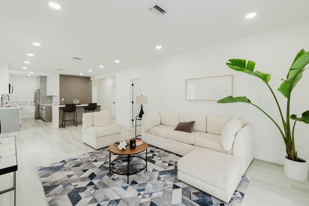 2101 SW 16th Ter Miami, FL 33145