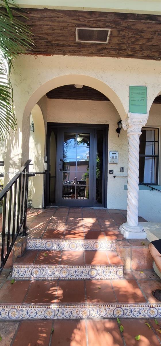 934 Michigan Ave #302 Miami Beach, FL 33139