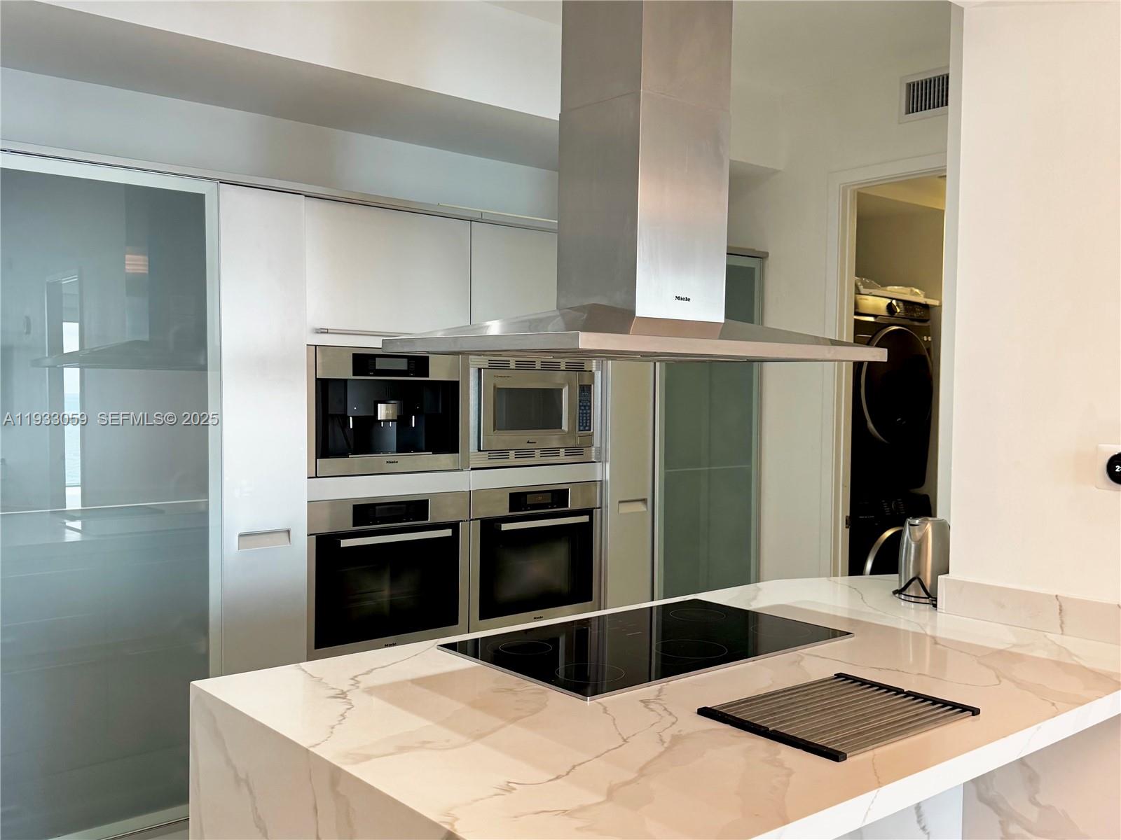 image Trump Royale11