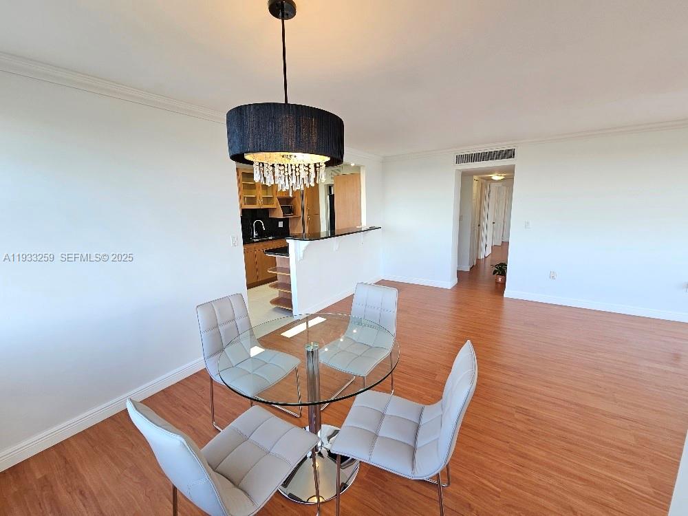 1300 NE Miami Gdns Dr #706E