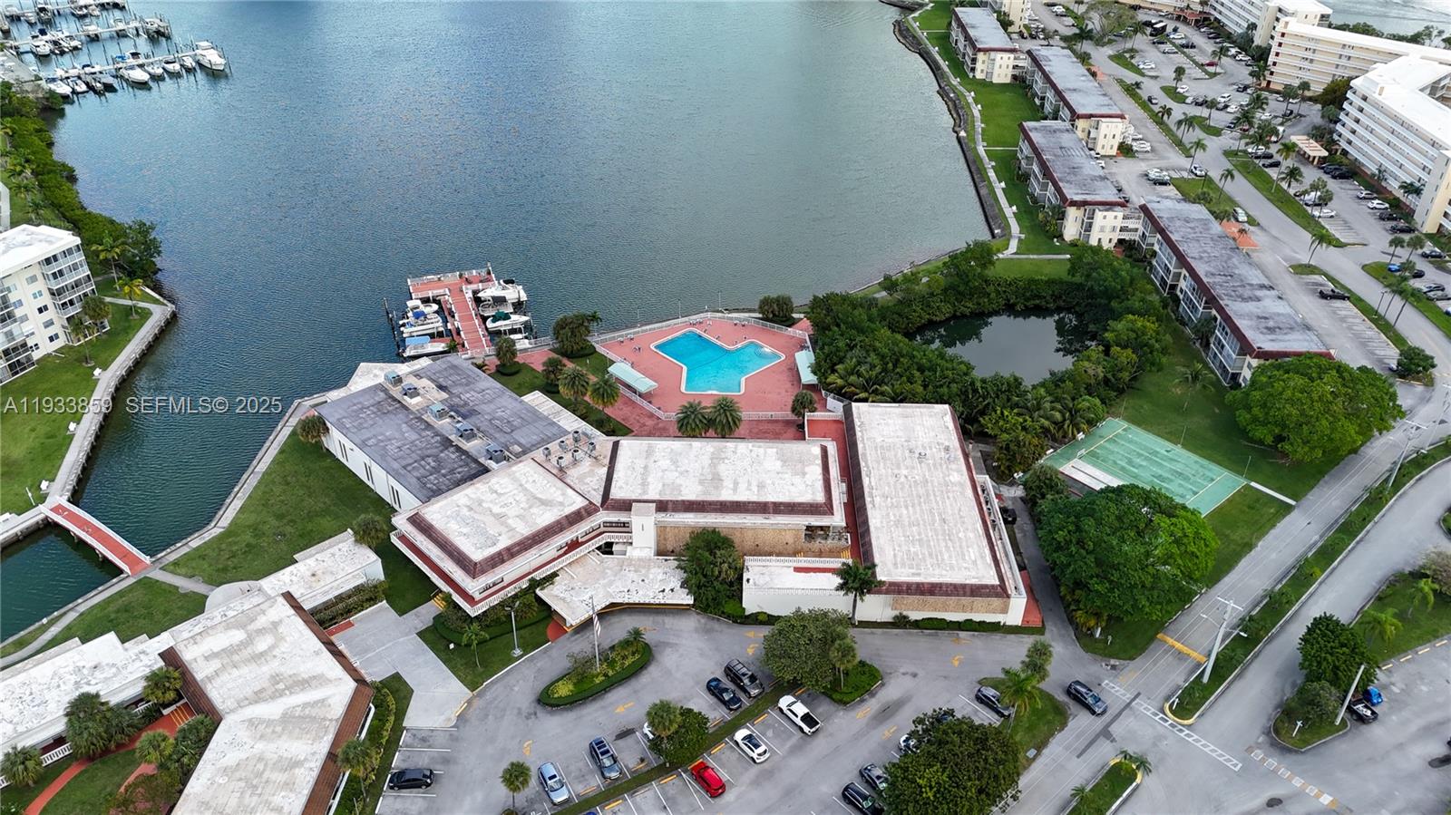 2855 Leonard Dr #H607 Aventura, FL 33160