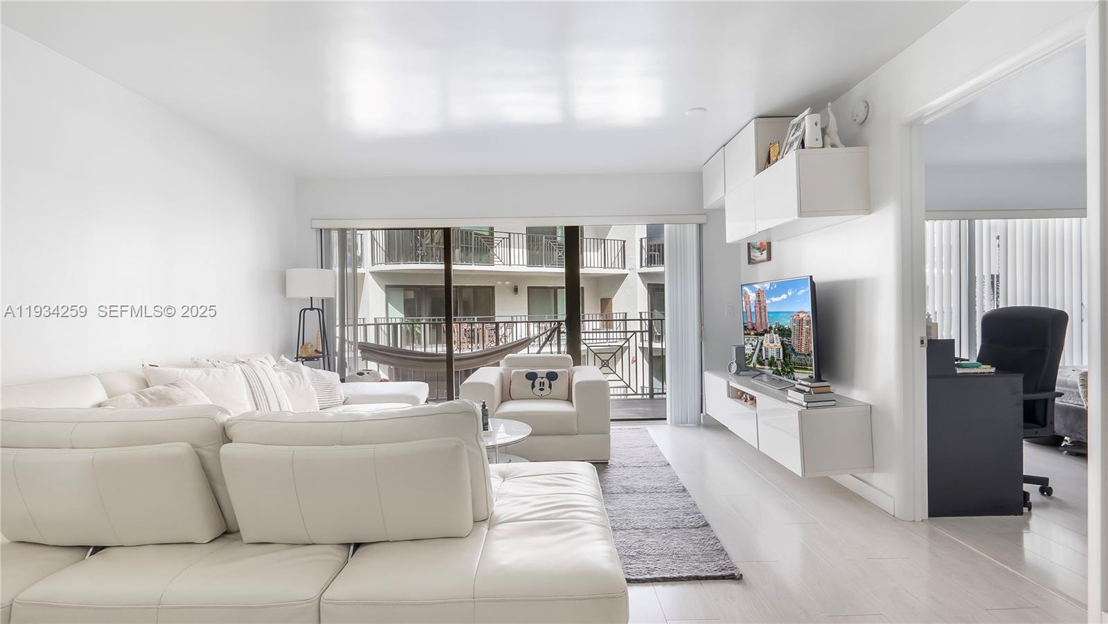 2029 N Ocean Blvd #404