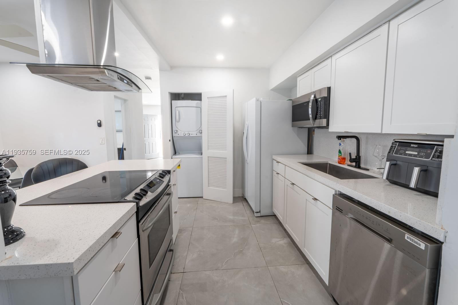 711 85th St Miami Beach, FL 33141