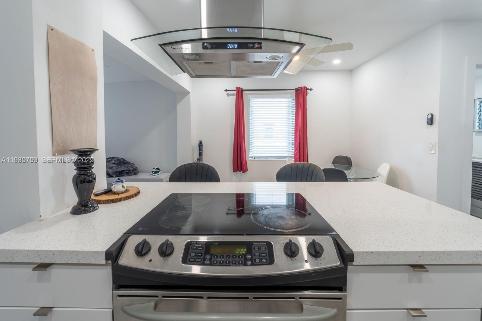 711 85th St Miami Beach, FL 33141