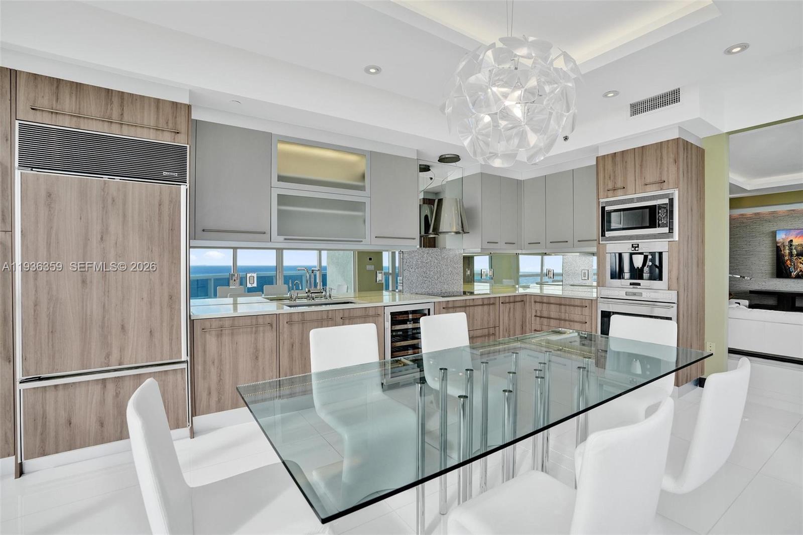 image Tdr Tower Iii Condo14