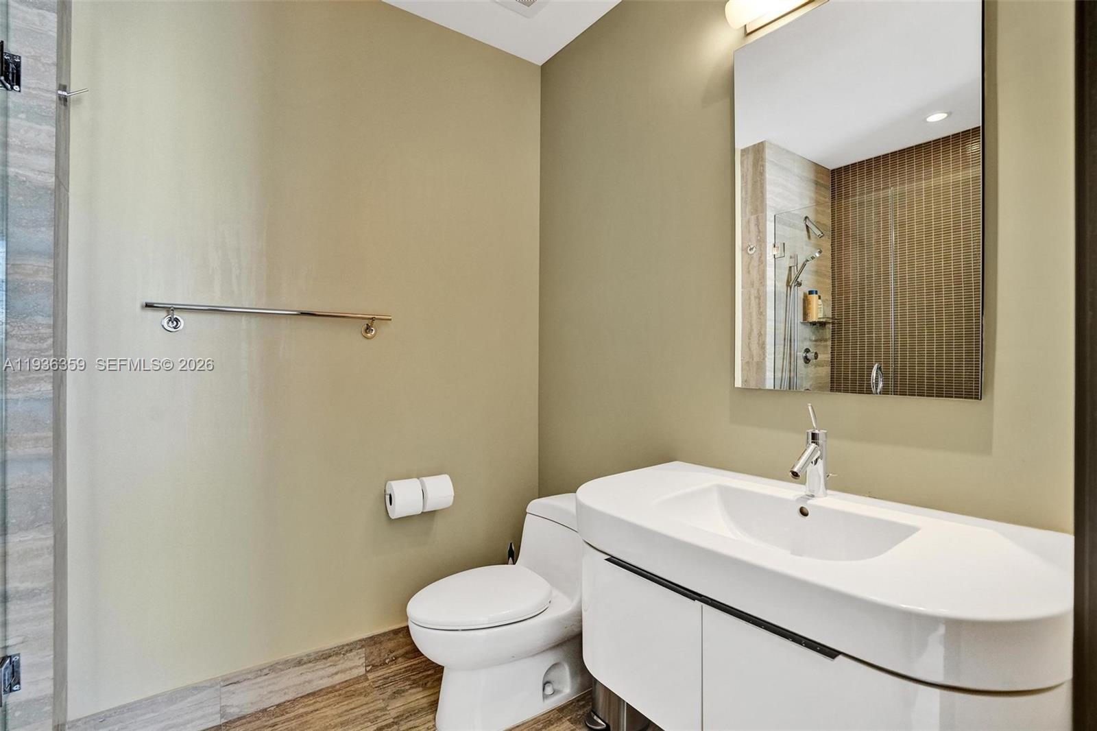 image Tdr Tower Iii Condo34