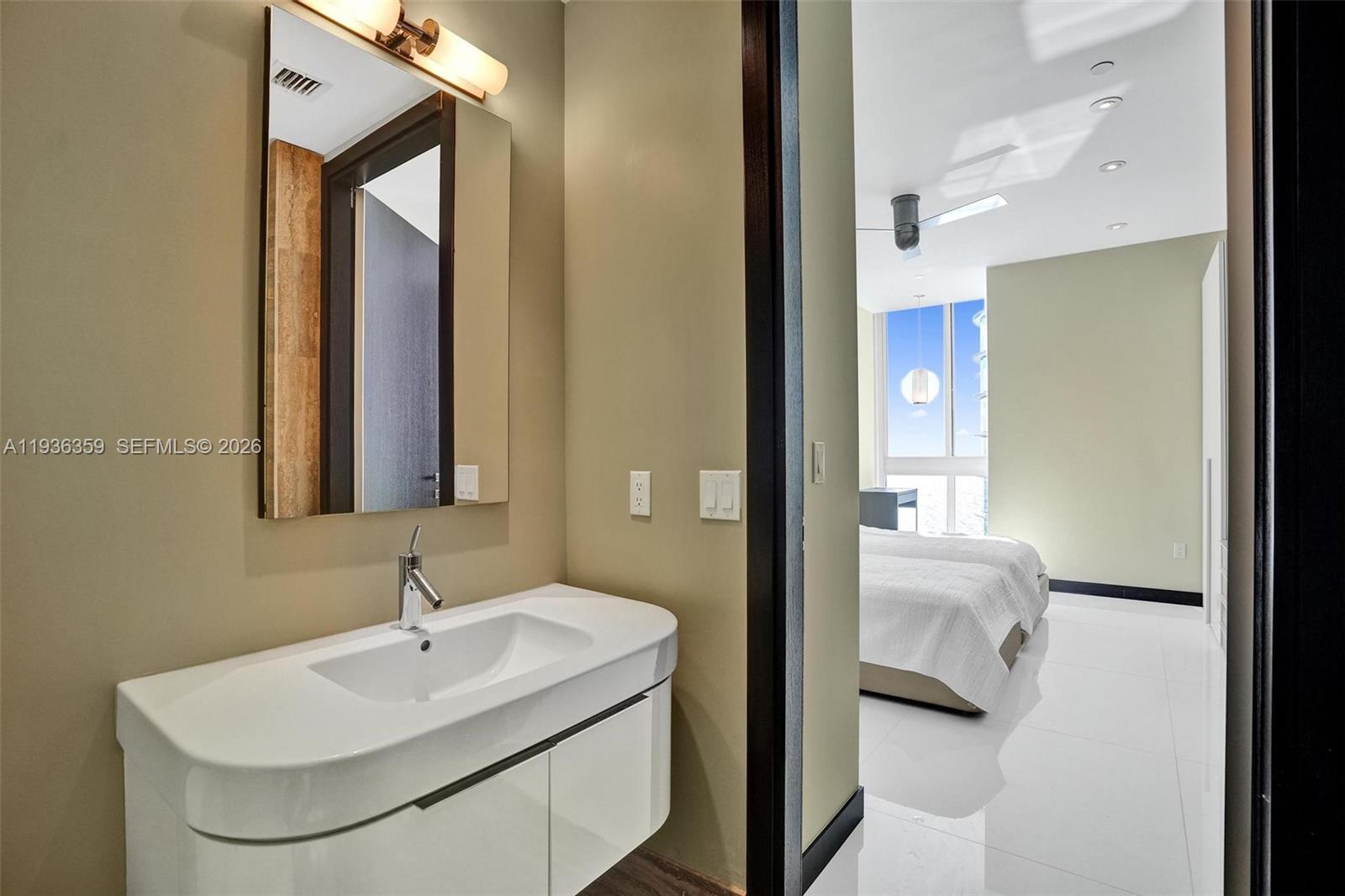 image Tdr Tower Iii Condo36