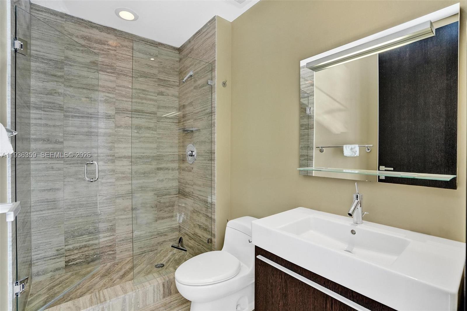 image Tdr Tower Iii Condo41