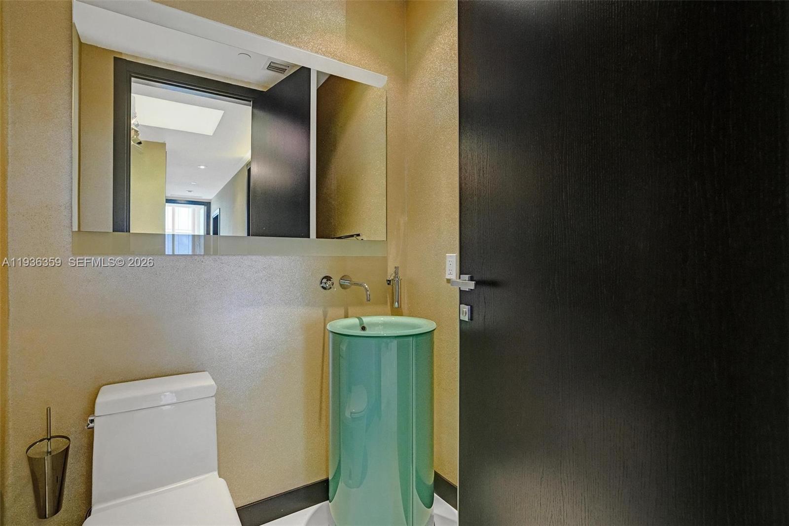 image Tdr Tower Iii Condo7