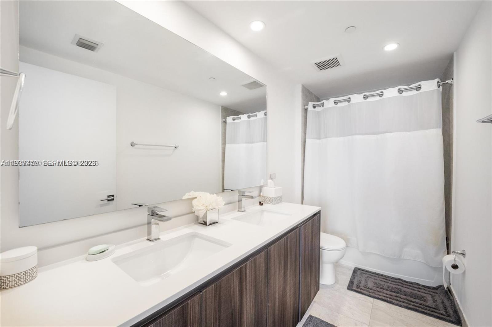 image Aria on the Bay5