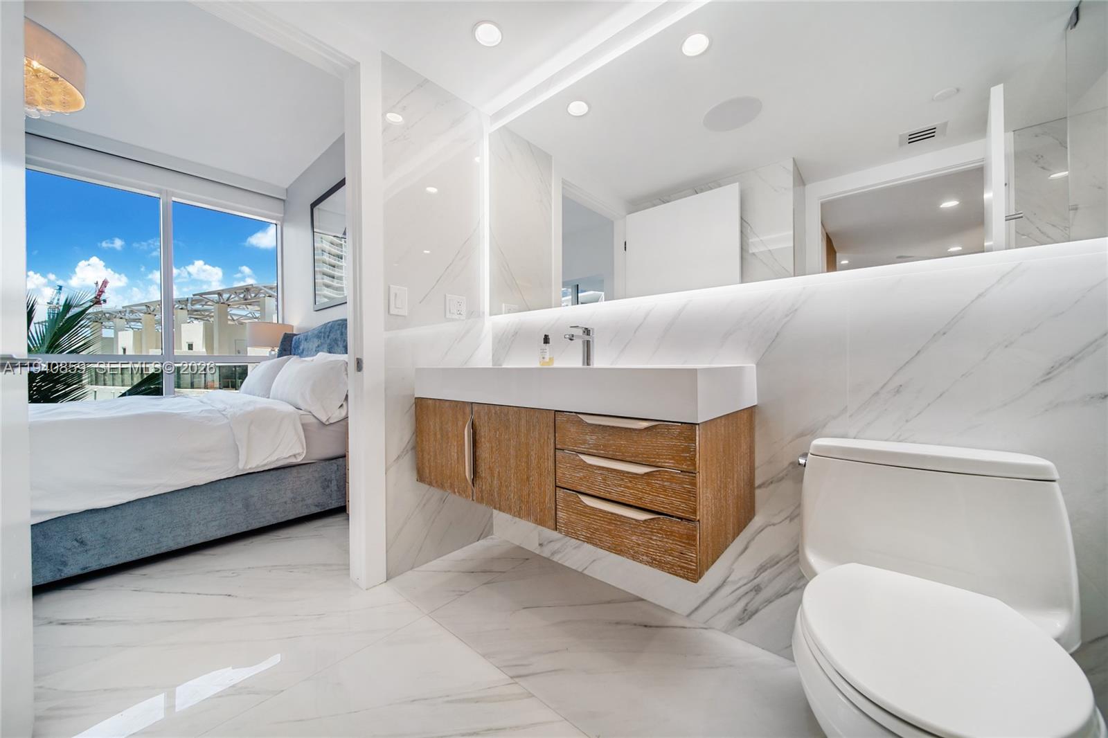 400 Alton Rd #409 Miami Beach, FL 33139