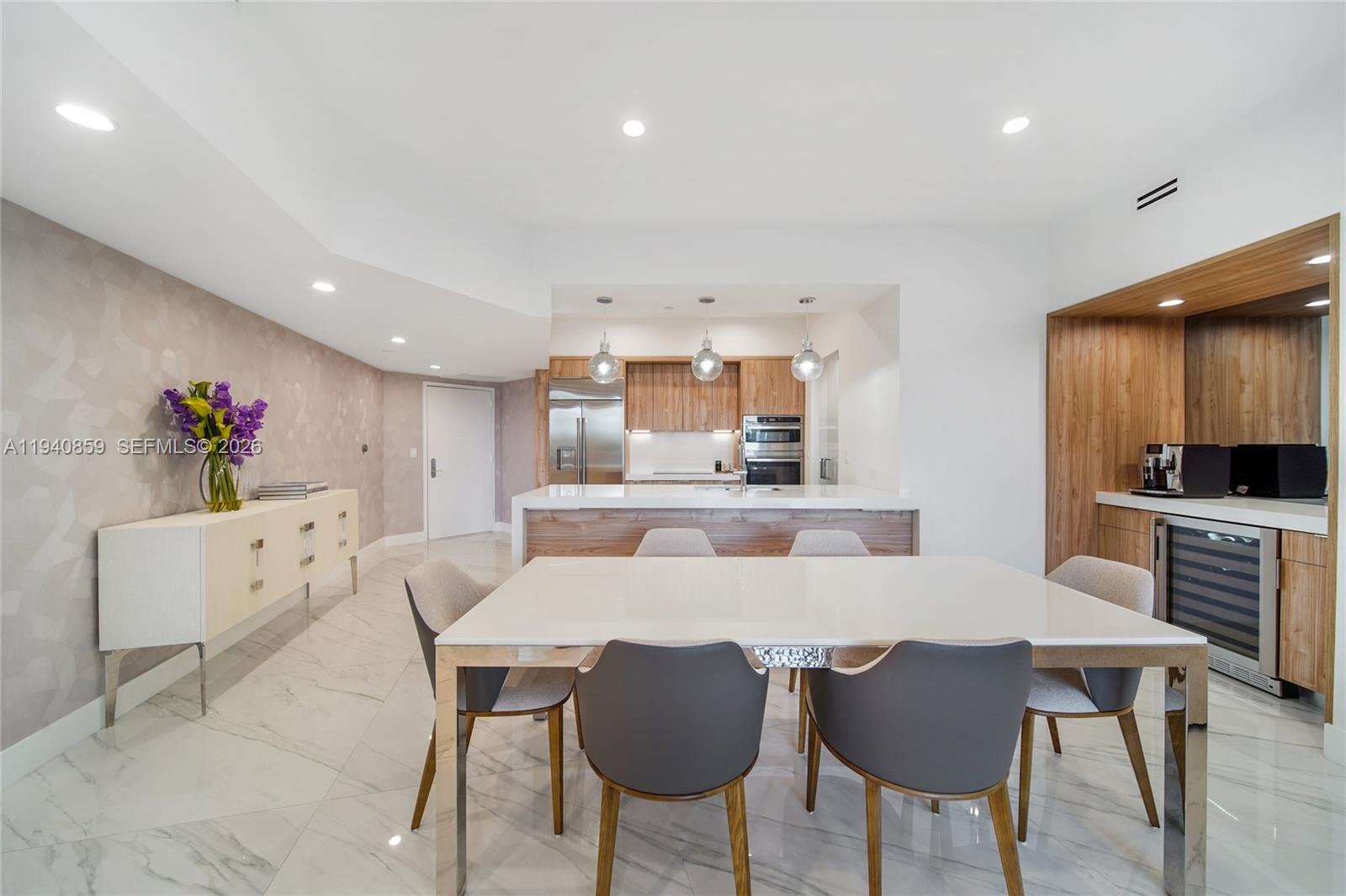 400 Alton Rd #409 Miami Beach, FL 33139